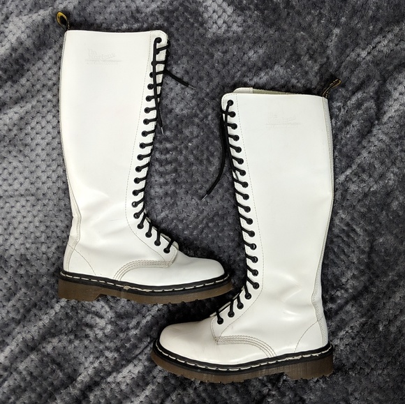 dr martens britain 20 eye boot